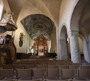 Blick in das Kirchenschiff