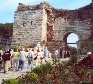 Eingang zur Johannesbasilika