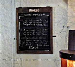 Tafel "Tasting Paddle" im Raum zur Verkostung.