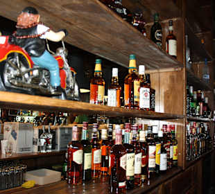 Die allzeit gut gefüllte Bar