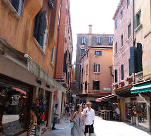 Venedig, Kanäle und Gassen mit Shops