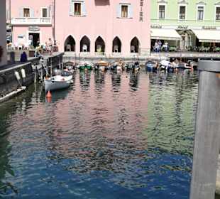 Blick in den Hafen von Torbole