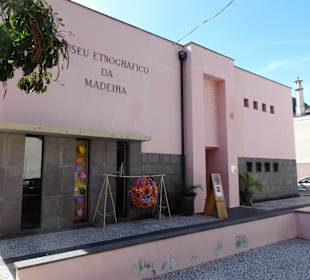 Außenansicht des Museu Etnográfico