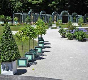 Der Garten an der Oberen Grotte der Eremitage