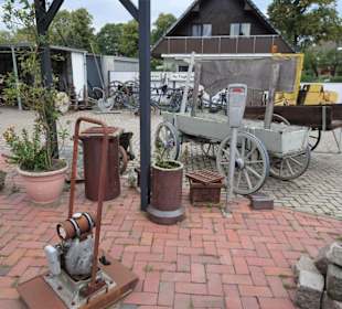 Das Außengelände des lüttjen Museums