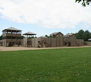 Spielplatz für Kinder in dem Park