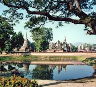 Die Ruinen von Wat Mahathat