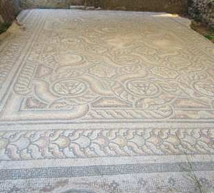 Mosaik beim Odeion - von Vorne