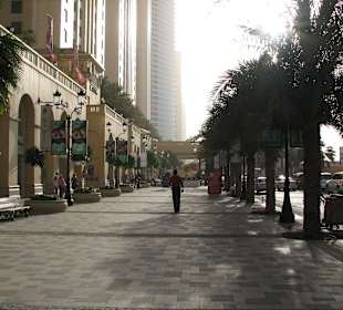 The walk in der Dubai Marina
