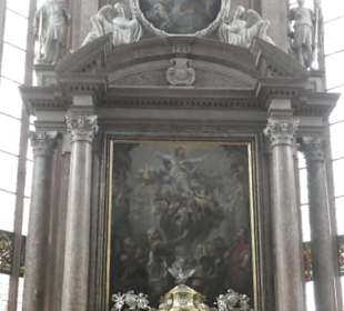 Innenbesichtigung der Stiftskirche