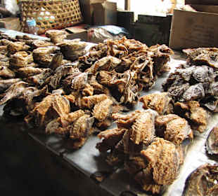 Stand mit Trockenfisch