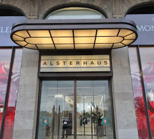 Haupteingang zum Alsterhaus