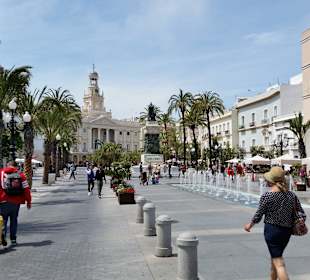 Der Rathausplatz in Cadiz