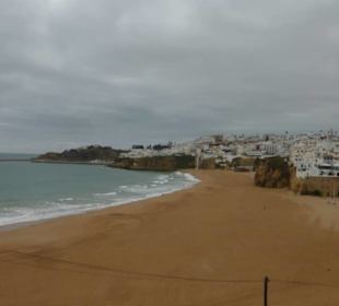 Blick zum Stadtstrand / Sandstrand Praia do Peneco