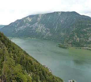 Blick über den Hallstätter See