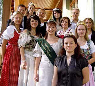 Die Weinprinzessinen von Saale Unstrut