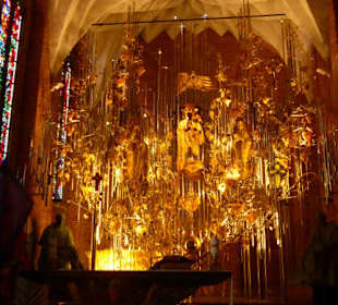 Brigittenkirche mit 11 Meter hohem Bernsteinaltar