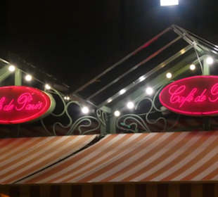 Gute-Nacht-Getränk bei Live-Musik an der Promenade