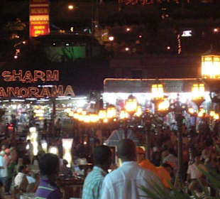 Die Einkaufsmeile von Naama Bay