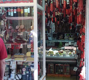 Super schmaler Wurstladen