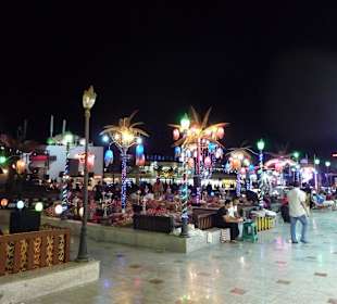 Naama Bay - laut, aber genial