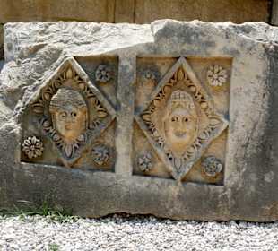 Relief im Theater von Myra