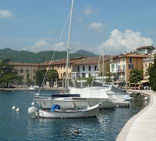 Hafenpromenade in Salò 3/3