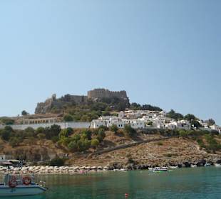 Blick auf Lindosstadt und Akropolis