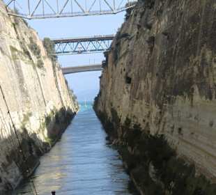 Durchfahrt  Kanal von Korinth  mit der MS Coral