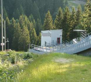 Bei der Wadeberg-Skisprunganlage in Oberhof