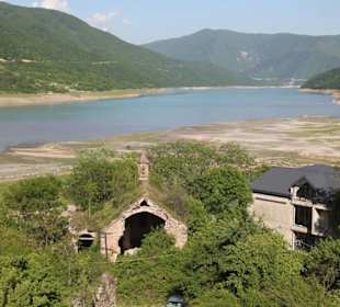 Festung Ananuri - Schinwali Stausee