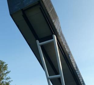 Bei der Wadeberg-Skisprunganlage in Oberhof