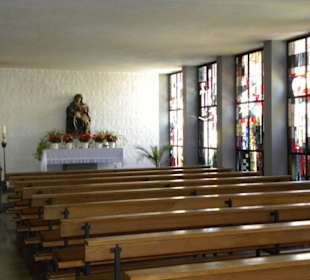 Blick in das Kirchenschiff