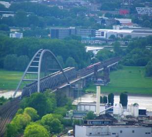 Vom Rheinturm runter verschiedene Fenster