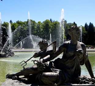 Allegorische Brunnenfiguren