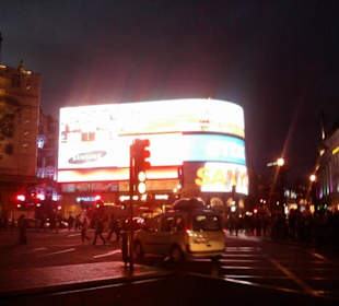 Picadilly Circus bei Nacht