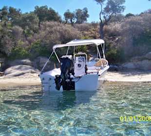 Motorboot in der Blauen Lagune