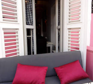 Plätze vor dem Restaurant