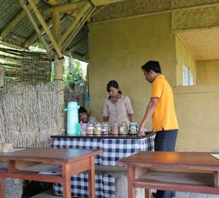 Mit Freddy Keffe und Tee verkosten