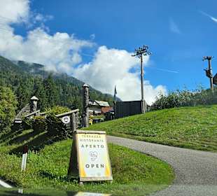 Umleitung z.Plöckenpass Einkehr Dolomiti Village