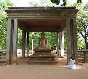 Semadhi Buddha 
