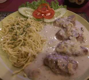 Spätzle, Schweinemedallions, Champion-Estragonsoße