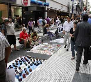 Fliegende Händler auf der Calle Florida
