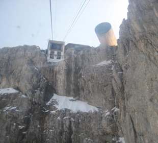 Blick aus der Karwendelbahn nach oben