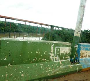 Grenze Mitte Brücke Brasilien/ Argentinien