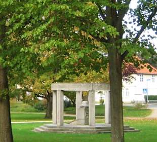 Celle - Triftanlagen / Kriegerdenkmal 