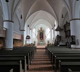 Blick in das Kirchenschiff