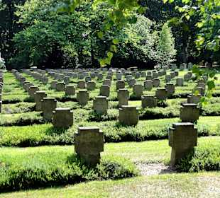 Soldatengräber auf dem Stadtfriedhof