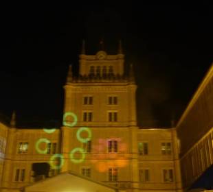 Das Schloss Ehrenburg am Abend / in der Nacht