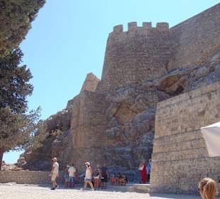 Вход в Акрополь